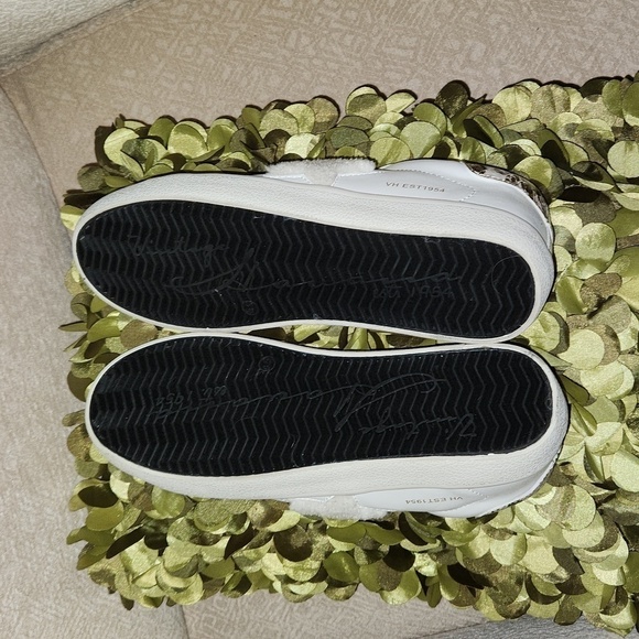 NWOB Vintage White Leather w/Tan Suede Toe and Cream Furry Star-Size 8.5​​​​​​​​ - Picture 5 of 7